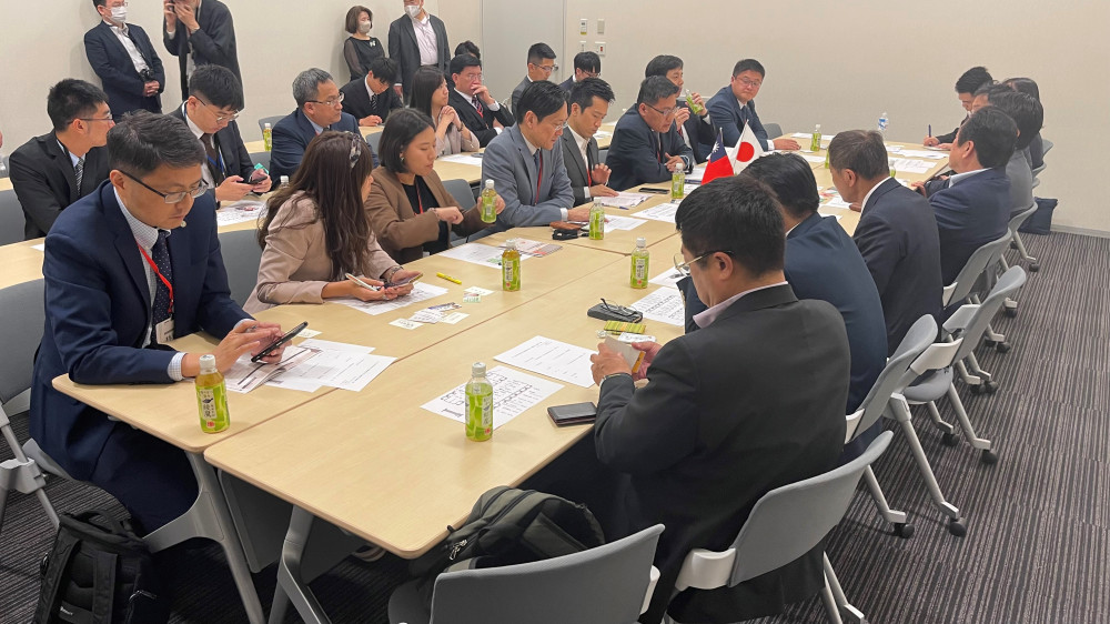 アジア太平洋青年協会及び台湾超党派訪日団と日本維新の会の懇談会に出席いたしました。