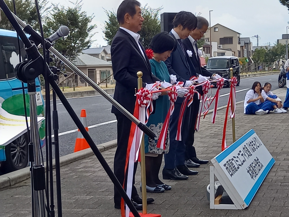 西須磨コミュニティ交通「はまちどり」の本格運行出発式に出席いたしました。