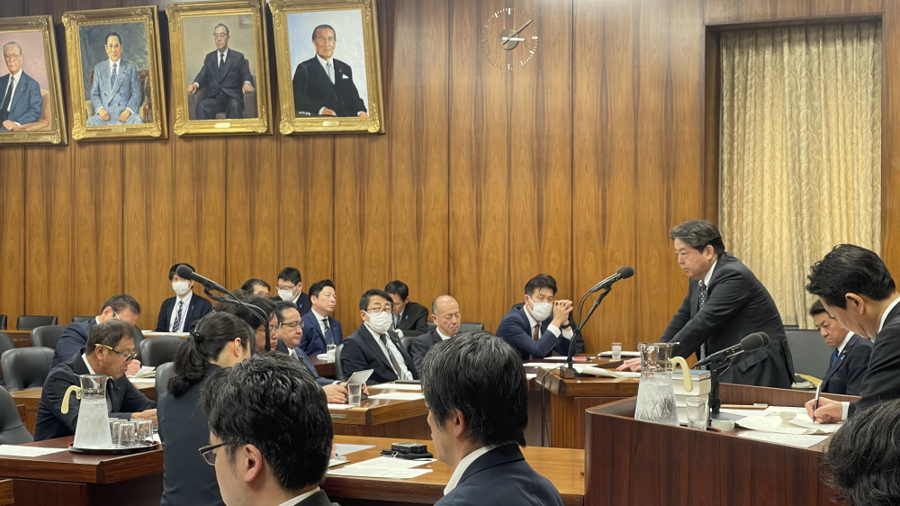 4月5日(金)北朝鮮による拉致問題等に関する特別委員会の質疑に立ちました。