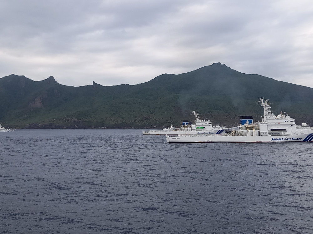 ②石垣市が行う尖閣諸島(沖縄県石垣市)の調査に同行いたしました。