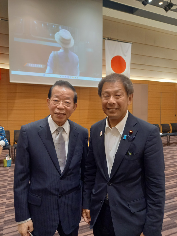 日華議員懇談会の総会にて謝長廷・駐日代表と懇談いたしました。