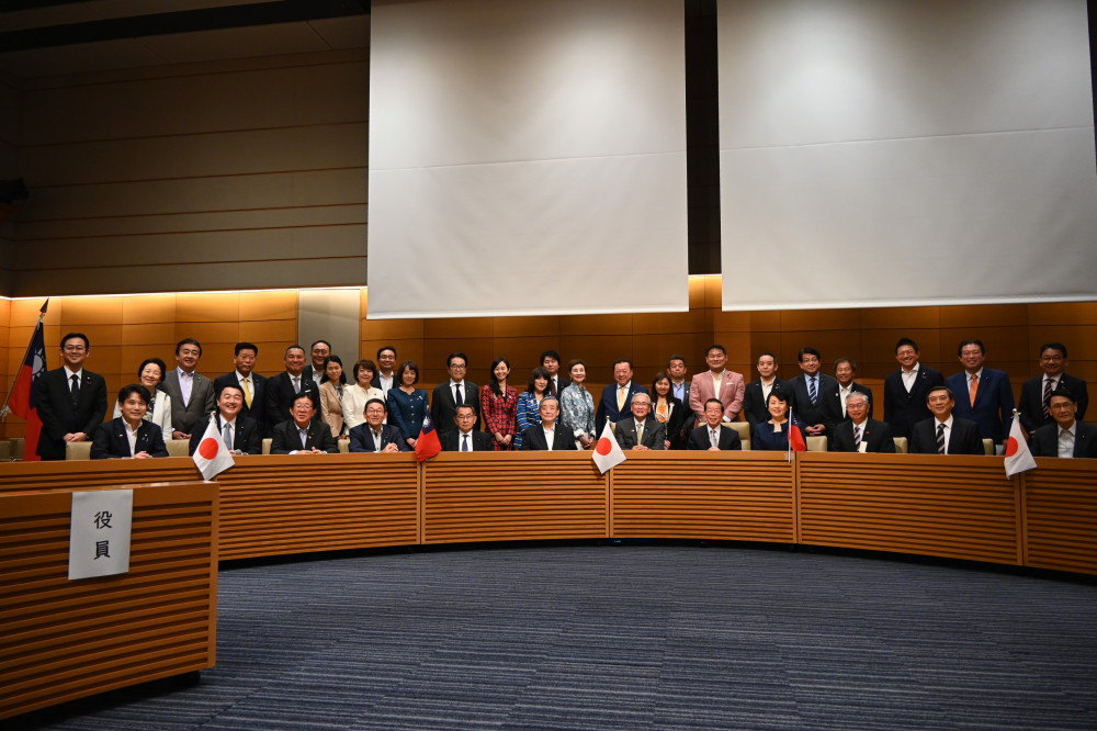 日華議員懇談会の総会にて謝長廷・駐日代表と懇談いたしました。