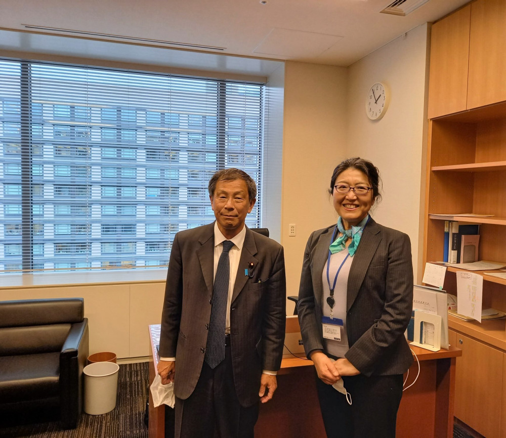 国連食糧農業機関(FAO)駐日連絡事務所長の日比絵里子さんが、議員会館事務所を訪ねて下さいました。