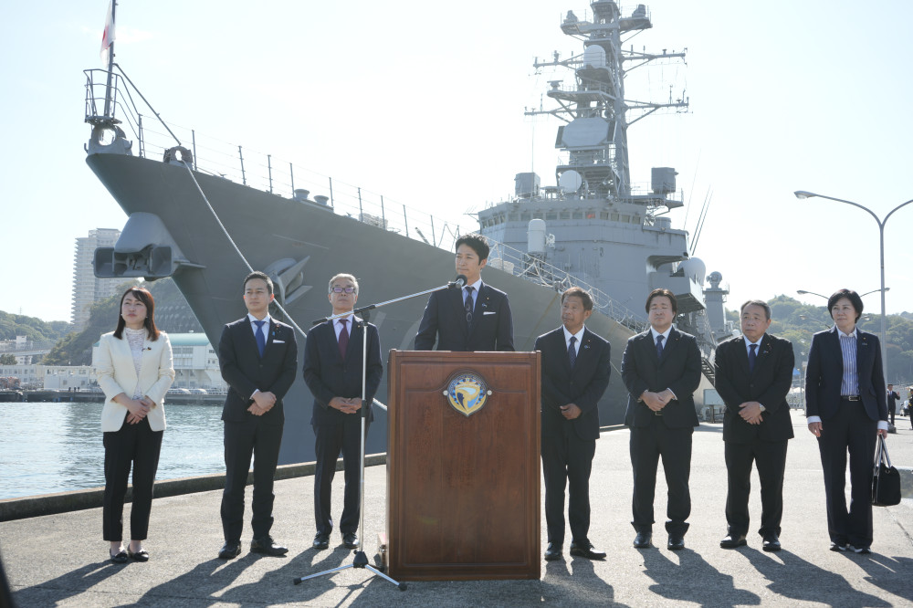 日本維新の会 安全保障調査会にて、横須賀海上自衛隊を視察いたしました。