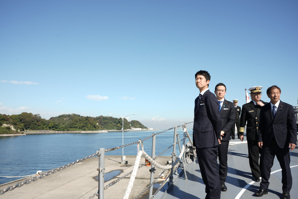 日本維新の会 安全保障調査会にて、横須賀海上自衛隊を視察いたしました。