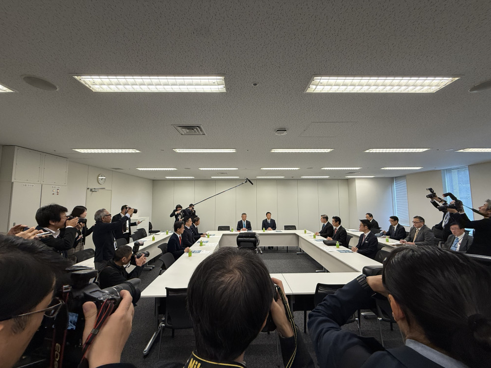 与党憲法改正条文起草協議会に出席いたしました。