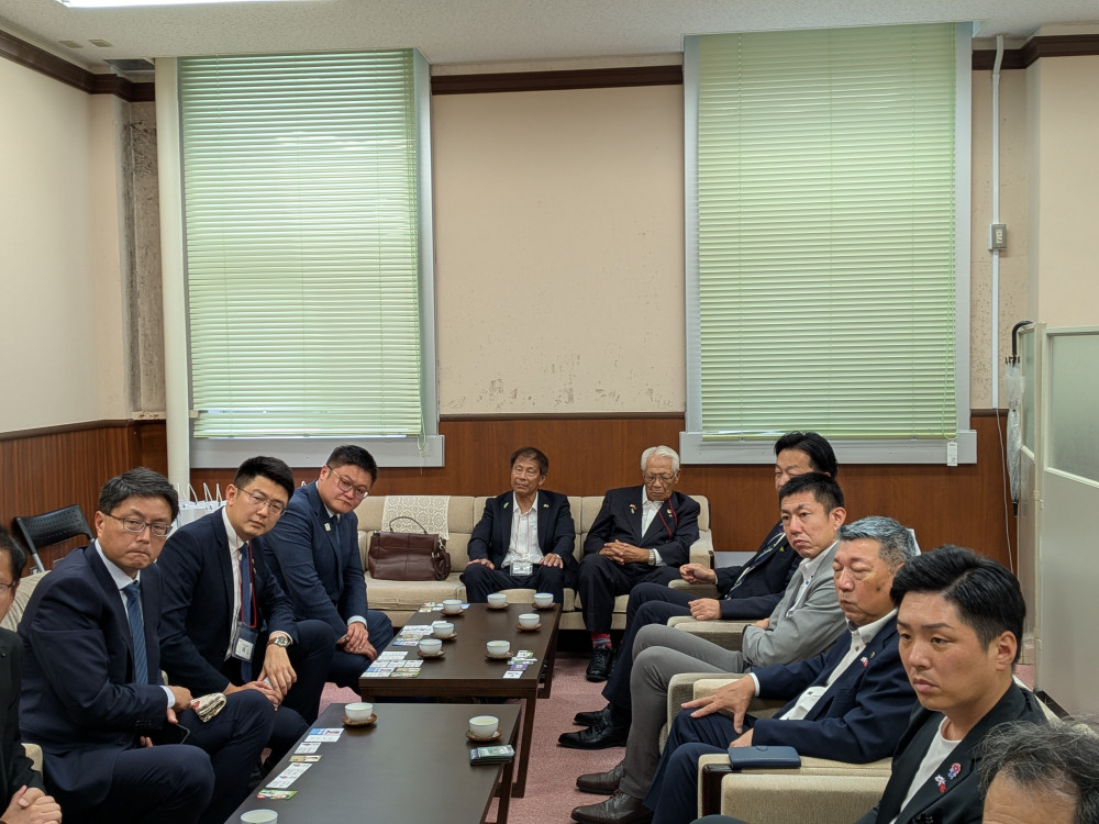 旧知の台湾・台中市会議員の皆さんと意見交換